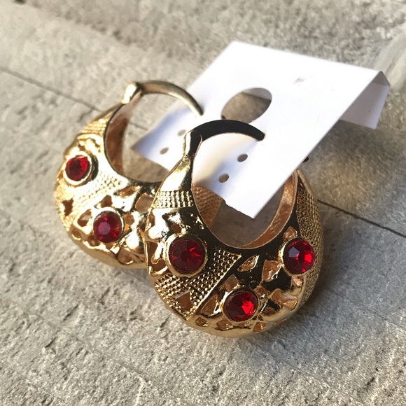 Jewelry - Gorgeous Italian Gold Earrings